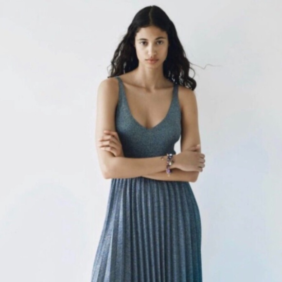 NWT Limited Ed. Zara Blue Metalllic Knit Pleated Dress "M" - Picture 2 of 4